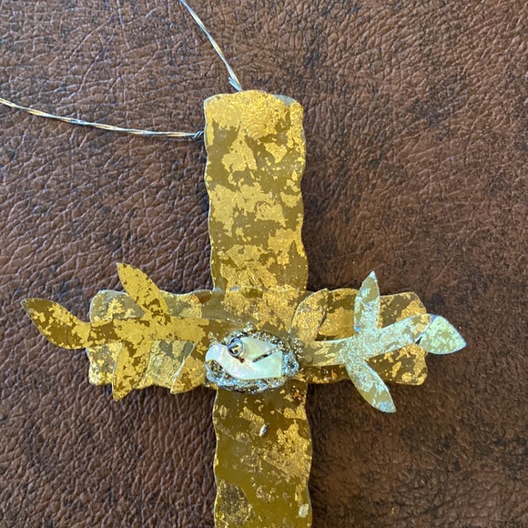 Thin Metal Cross/Ornament with Dove in a Nest - Picture 2 of 7